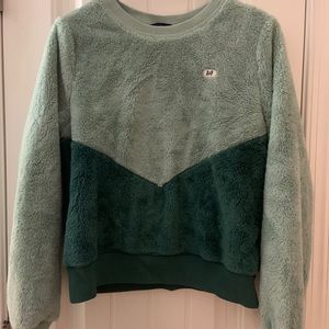 Abercrombie & Fitch sweater